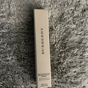 Brand new burberry effortlessly blendable kohl color pearl grey